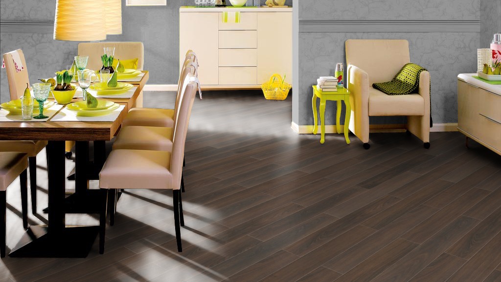 Ламинат Haro Tritty 100 Gran Via 4V дуб дымчатый агатовый 526706 фото в интерьере Ламинат Haro Tritty 100 Gran Via 4V дуб дымчатый агатовый 526706 фото в интерьере